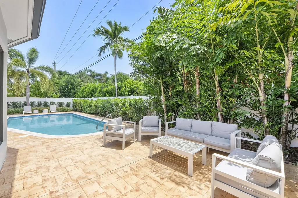 2800 NE 21st Court Fort Lauderdale FL 33305