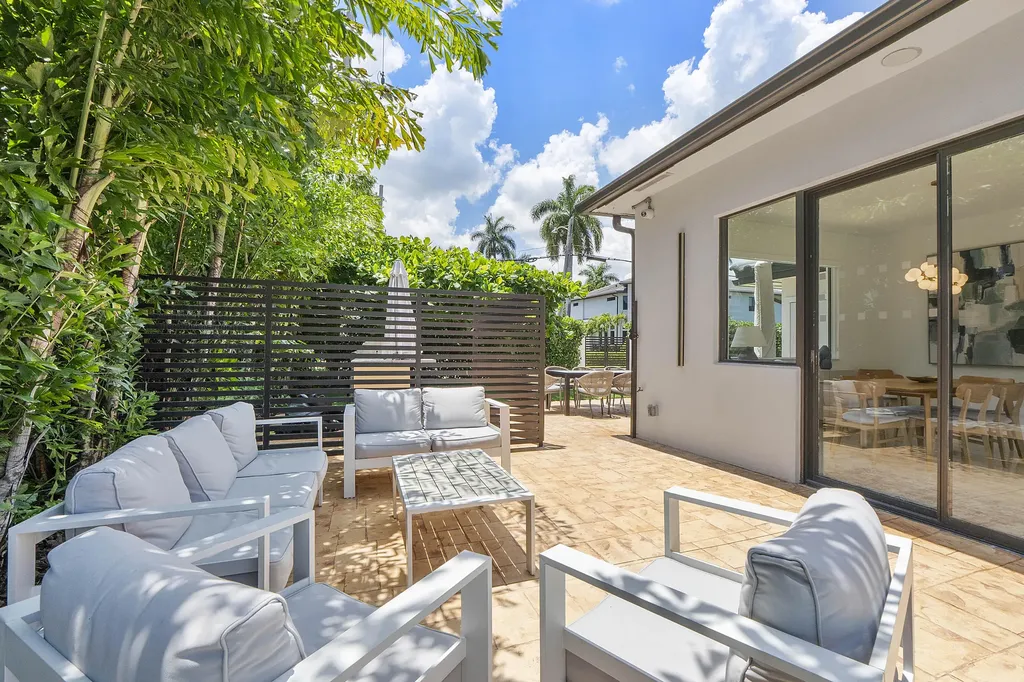 2800 NE 21st Court Fort Lauderdale FL 33305