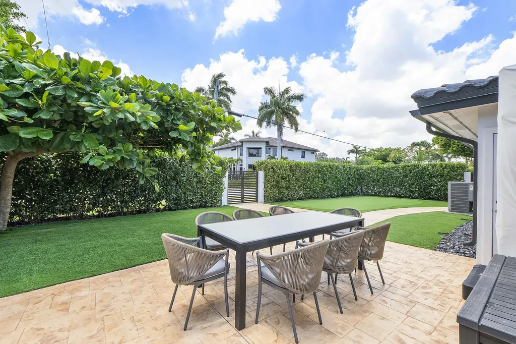 2800 NE 21st Court Fort Lauderdale FL 33305