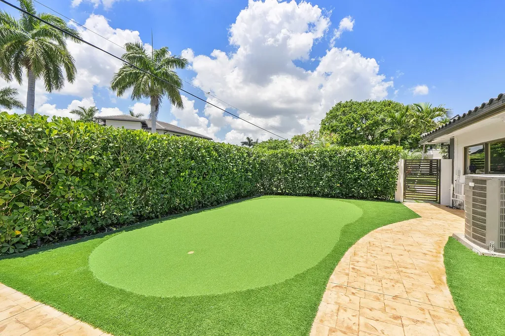 2800 NE 21st Court Fort Lauderdale FL 33305