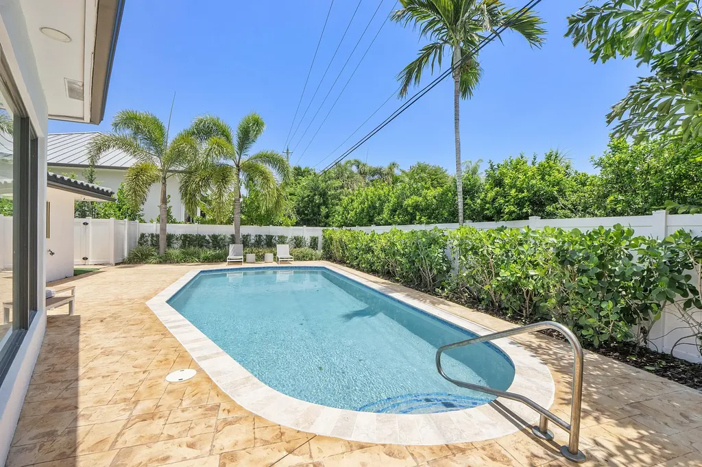 2800 NE 21st Court Fort Lauderdale FL 33305