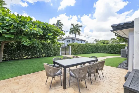 2800 NE 21st Court Fort Lauderdale FL 33305