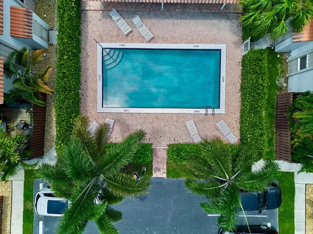 1251 S Federal Highway Boca Raton FL 33432