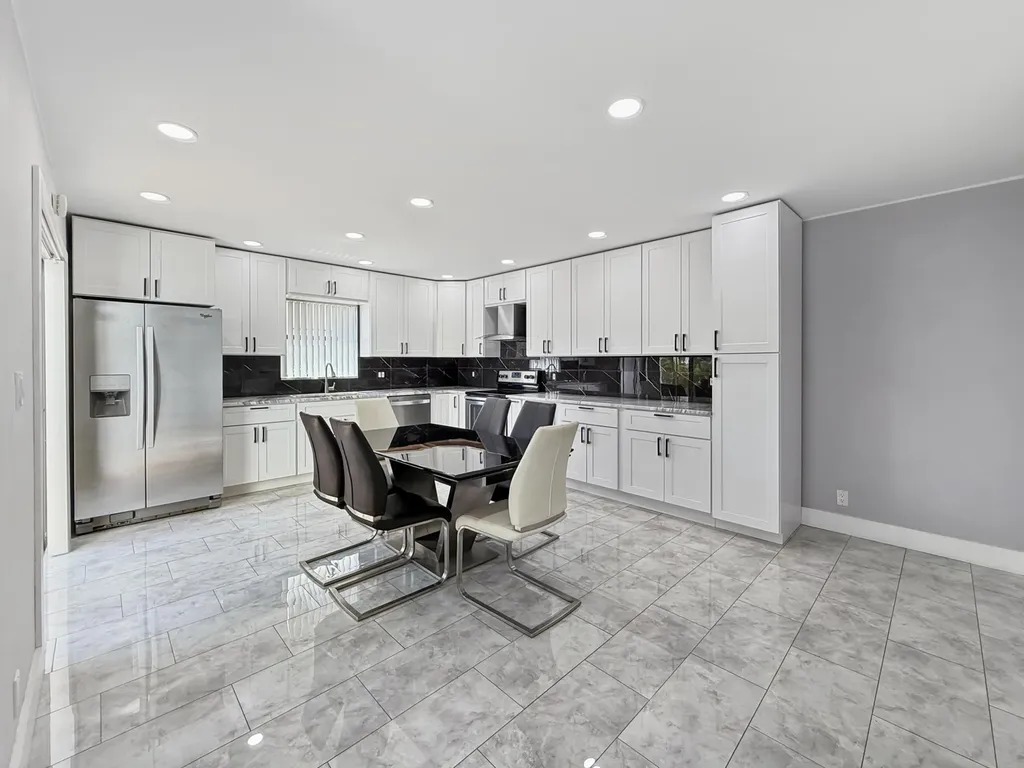1251 S Federal Highway Boca Raton FL 33432