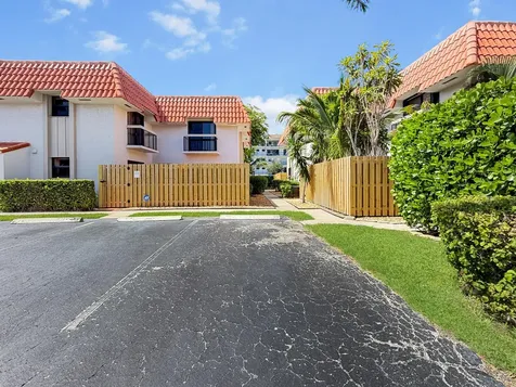 1251 S Federal Highway Boca Raton FL 33432
