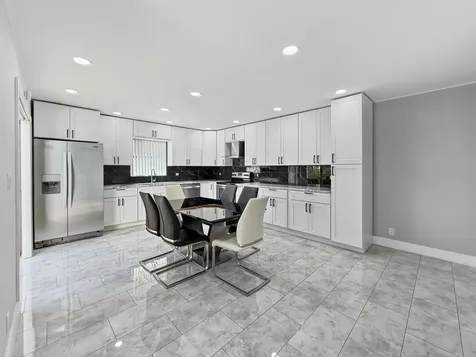 1251 S Federal Highway Boca Raton FL 33432