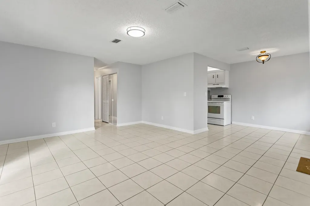 3709 NW 84th Avenue Sunrise FL 33351