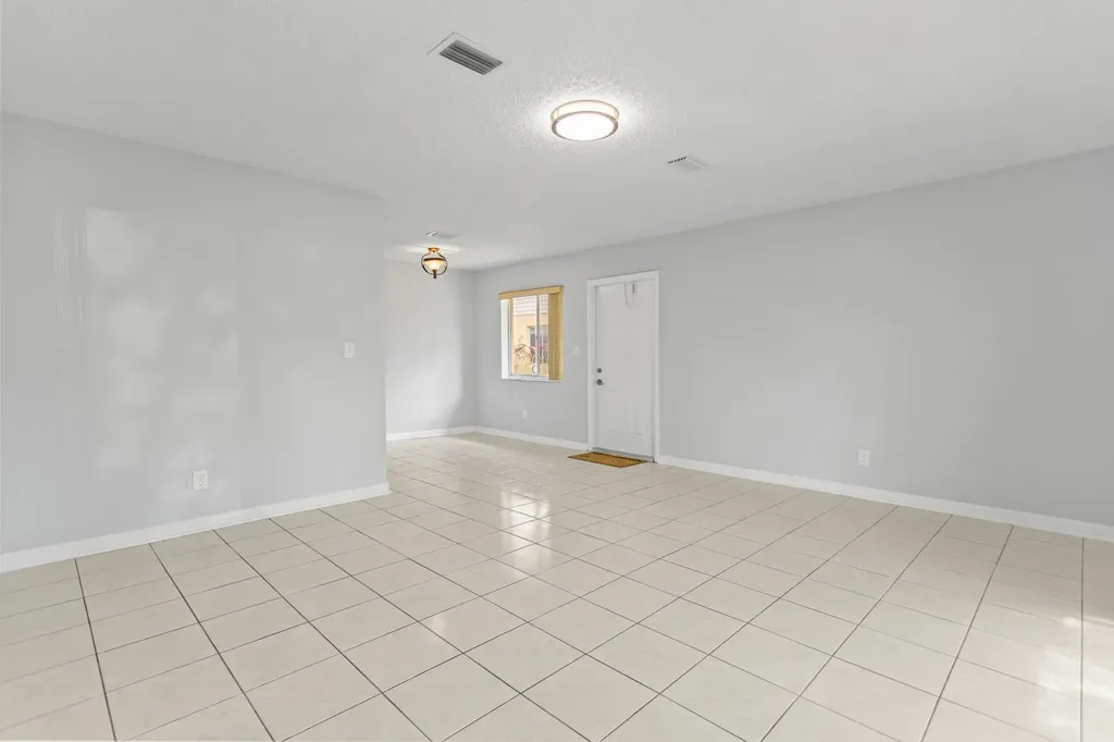 3709 NW 84th Avenue Sunrise FL 33351