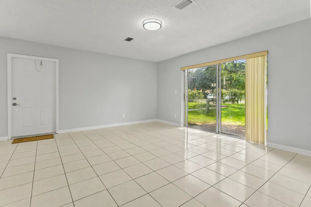 3709 NW 84th Avenue Sunrise FL 33351