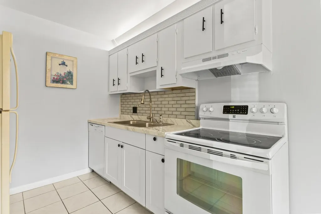 3709 NW 84th Avenue Sunrise FL 33351