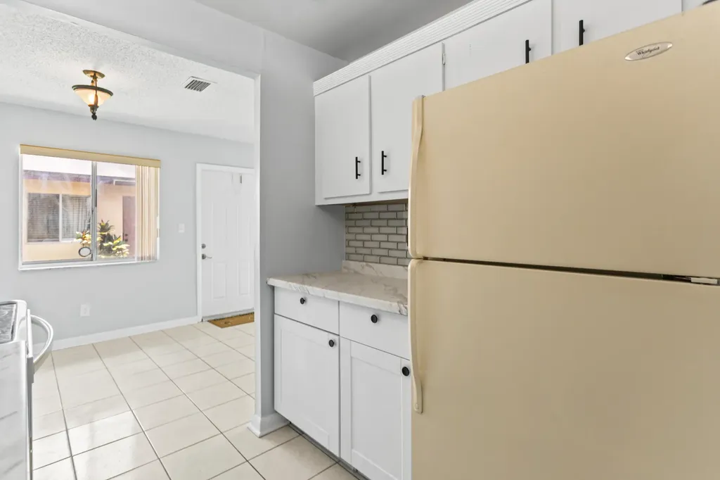 3709 NW 84th Avenue Sunrise FL 33351