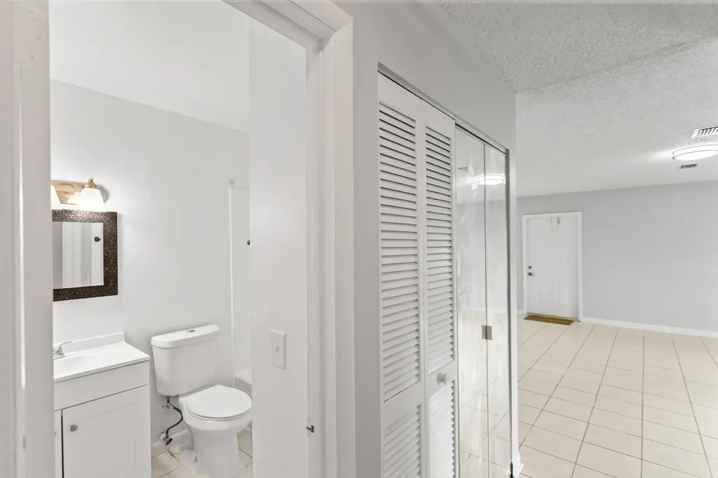 3709 NW 84th Avenue Sunrise FL 33351