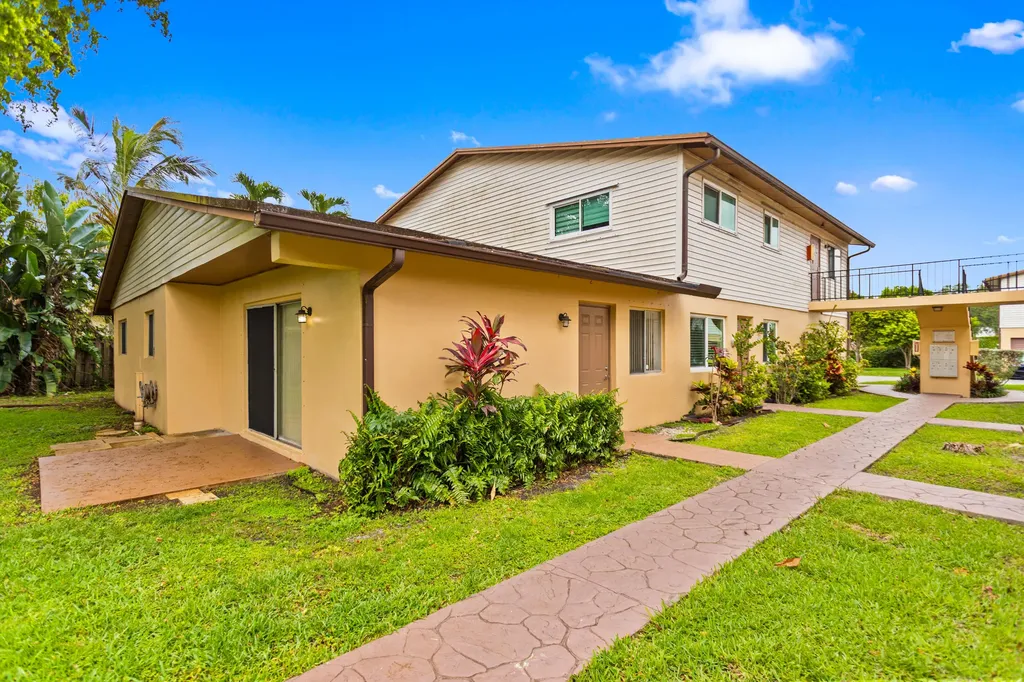 3709 NW 84th Avenue Sunrise FL 33351