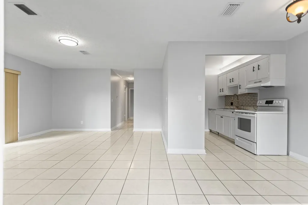 3709 NW 84th Avenue Sunrise FL 33351
