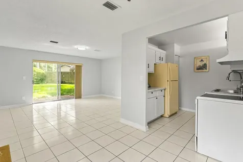 3709 NW 84th Avenue Sunrise FL 33351