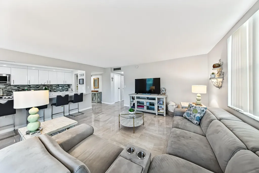 6000 NE 22nd Way Fort Lauderdale FL 33308