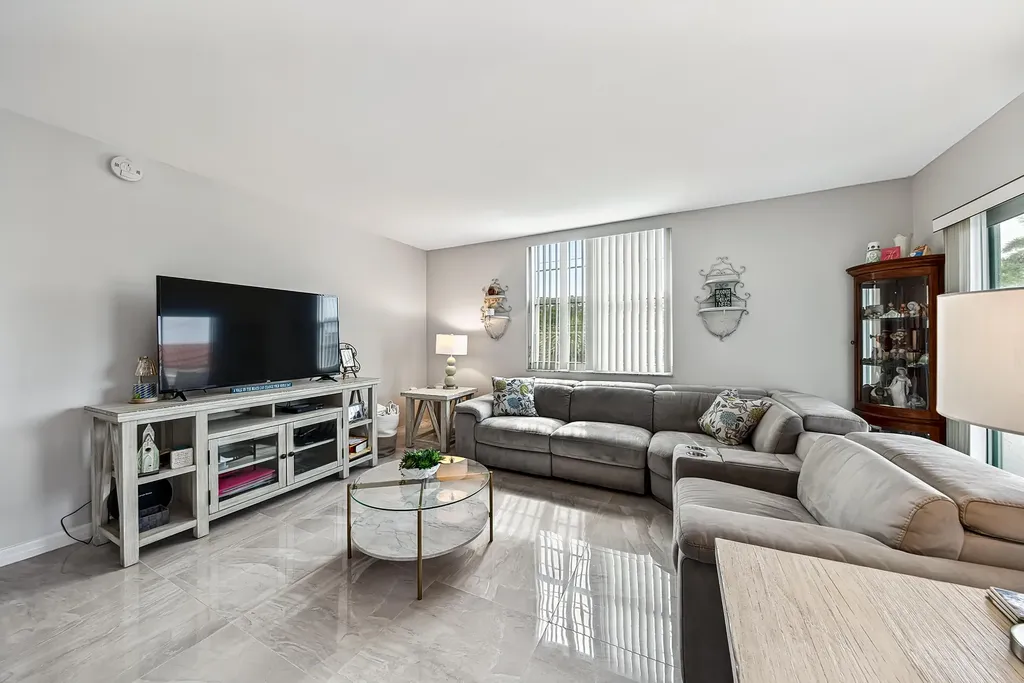 6000 NE 22nd Way Fort Lauderdale FL 33308