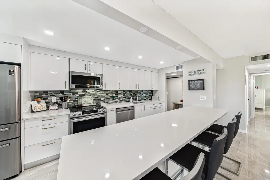 6000 NE 22nd Way Fort Lauderdale FL 33308