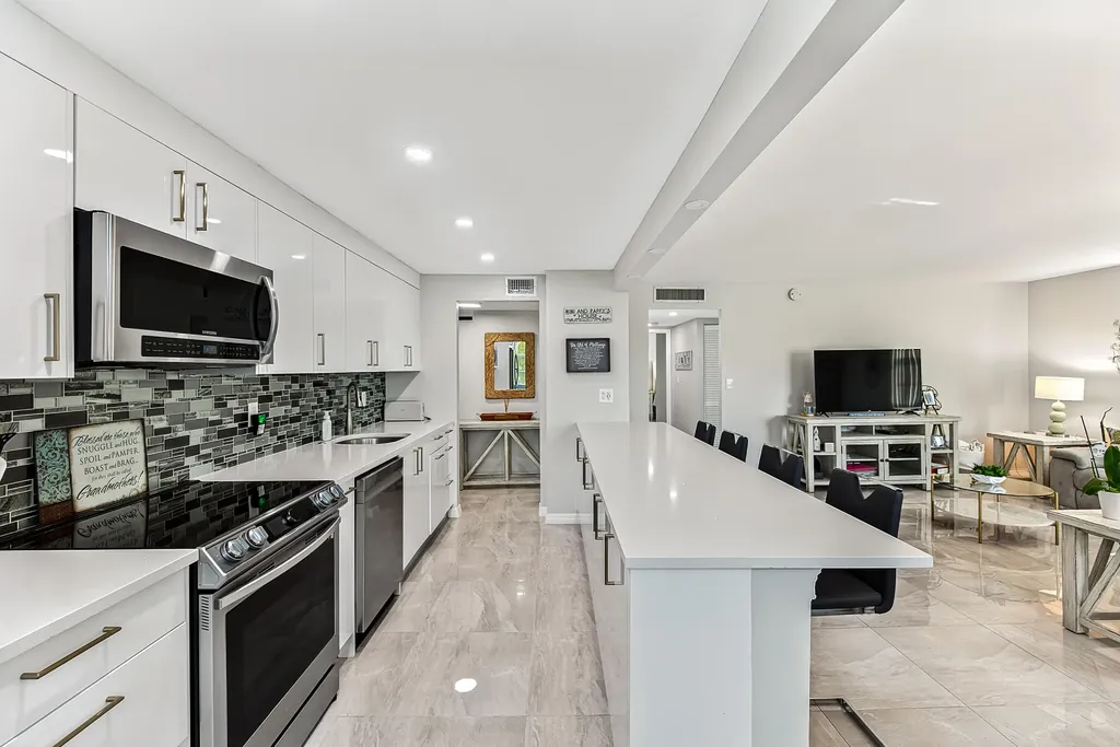 6000 NE 22nd Way Fort Lauderdale FL 33308