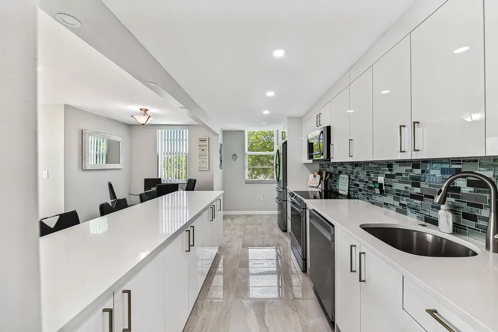 6000 NE 22nd Way Fort Lauderdale FL 33308