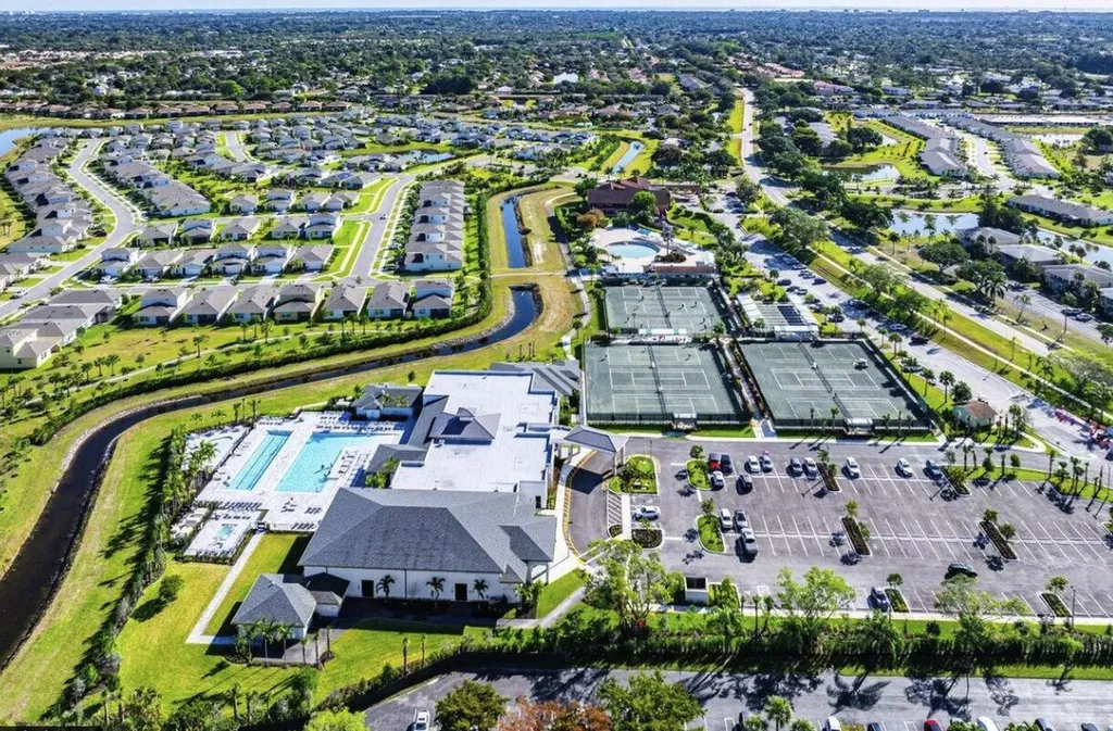 13788 Via Flora Delray Beach FL 33484