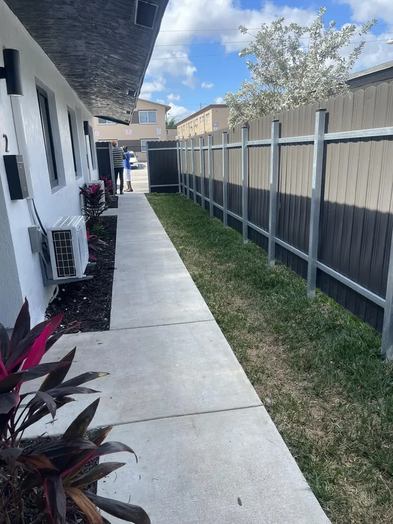880 NW 8th Avenue Pompano Beach FL 33060