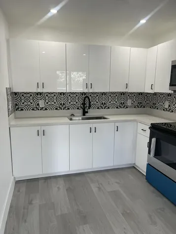 880 NW 8th Avenue Pompano Beach FL 33060