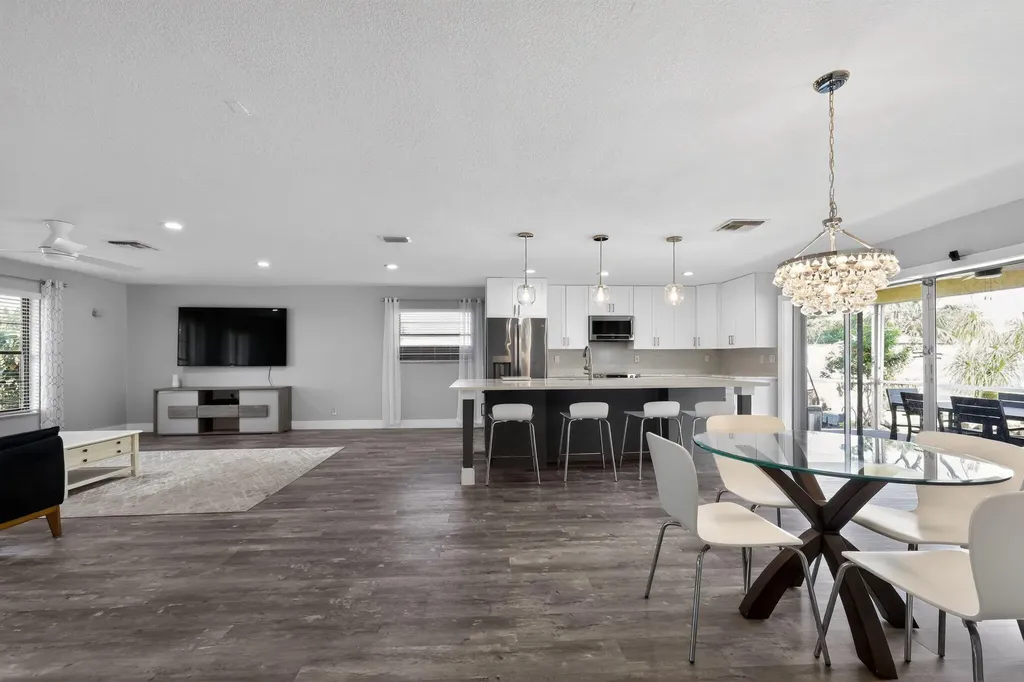 159 SE 26th Avenue Boynton Beach FL 33435