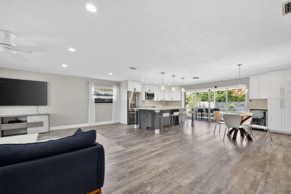 159 SE 26th Avenue Boynton Beach FL 33435