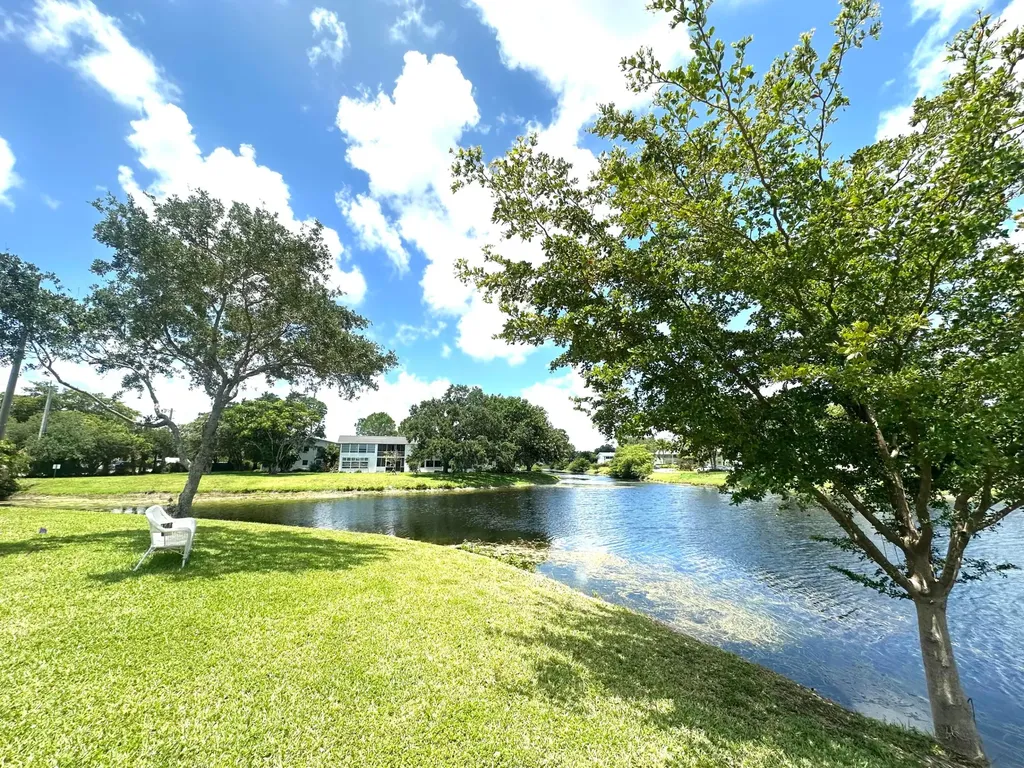2060 Harwood E Deerfield Beach FL 33442
