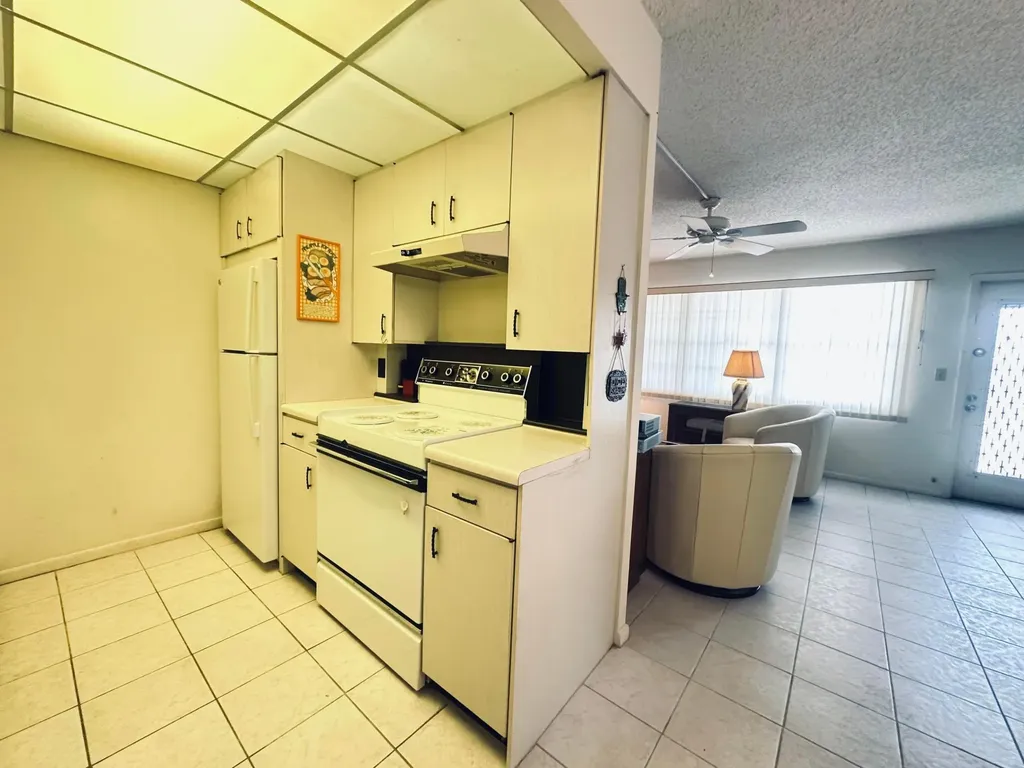 2060 Harwood E Deerfield Beach FL 33442