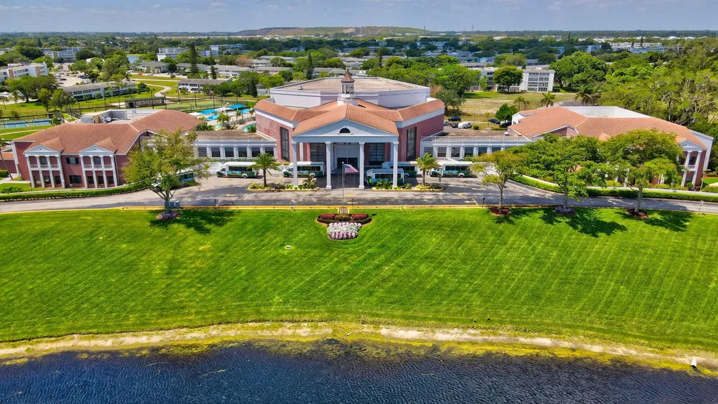 2060 Harwood E Deerfield Beach FL 33442