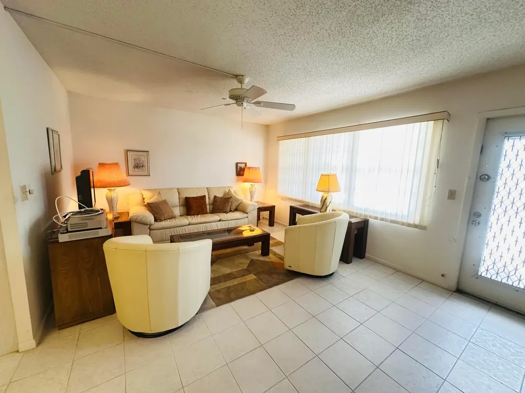 2060 Harwood E Deerfield Beach FL 33442
