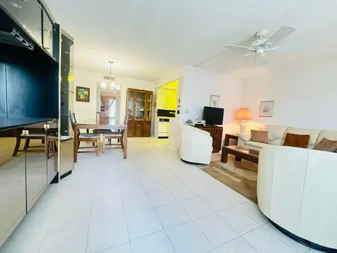 2060 Harwood E Deerfield Beach FL 33442
