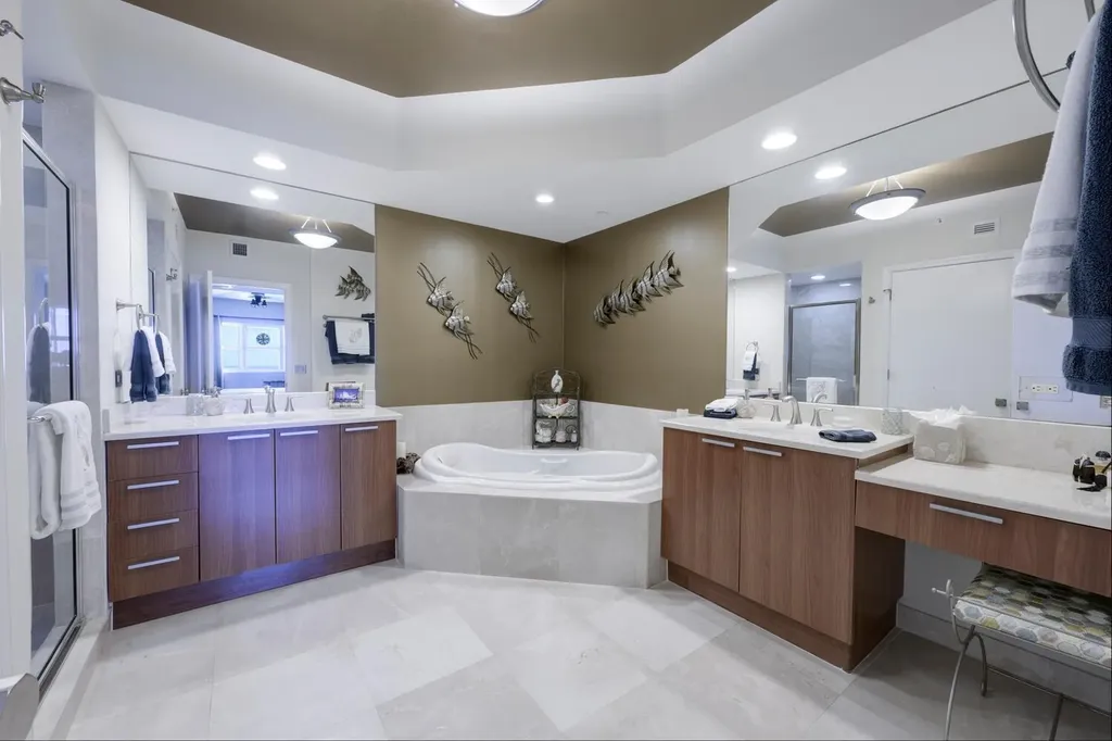 2650 Lake Shore Drive Riviera Beach FL 33404