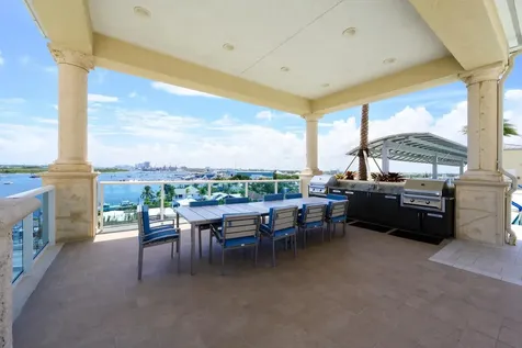 2650 Lake Shore Drive Riviera Beach FL 33404