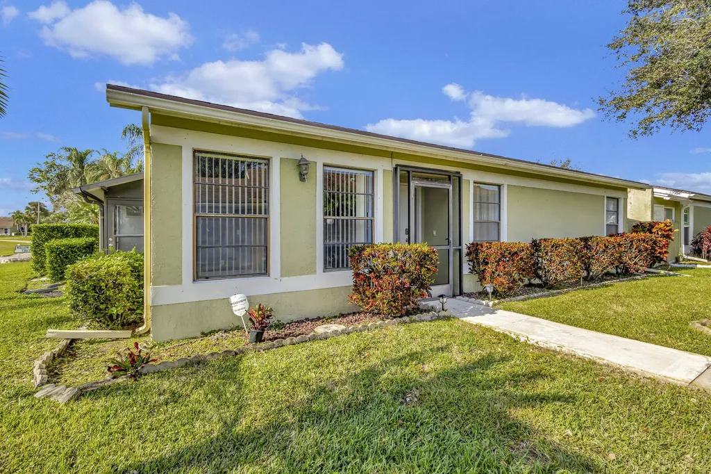 4385 Willow Brook Circle West Palm Beach FL 33417