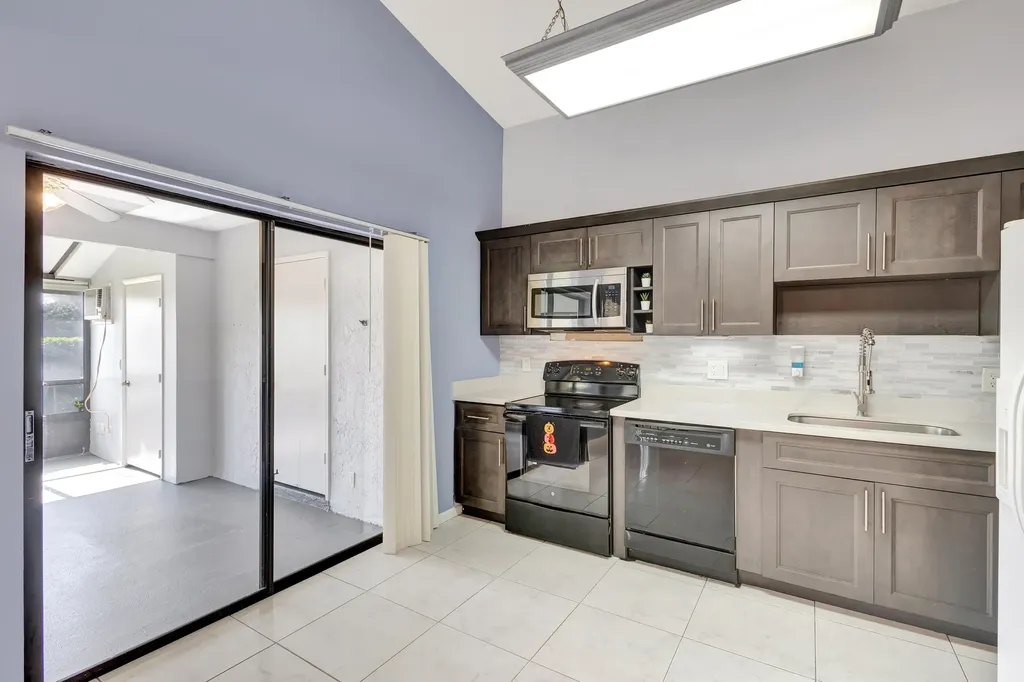 4385 Willow Brook Circle West Palm Beach FL 33417