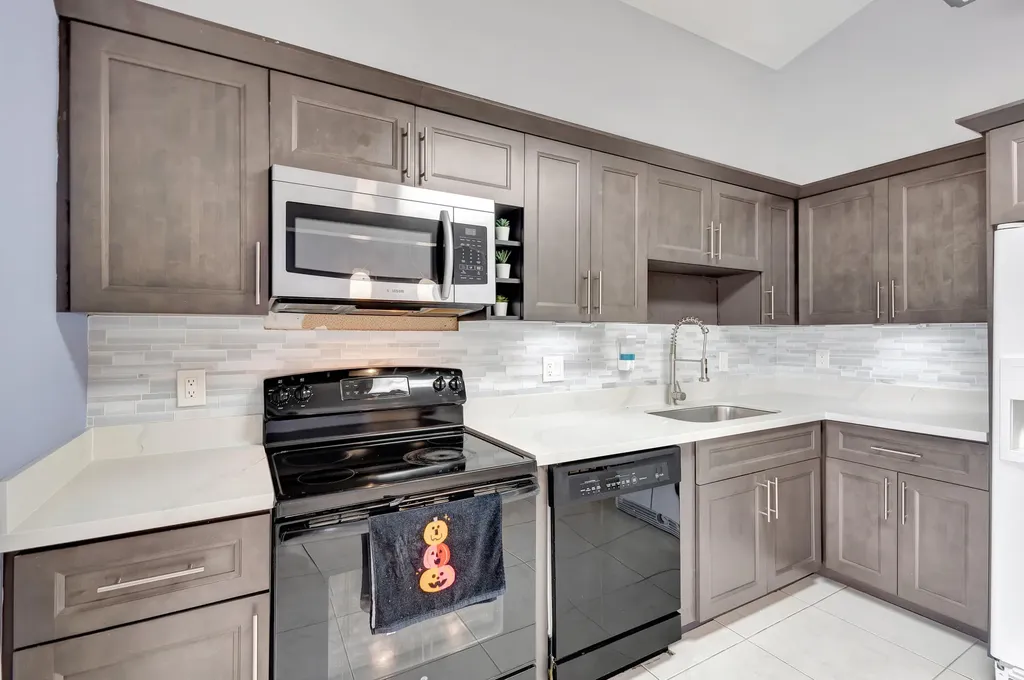 4385 Willow Brook Circle West Palm Beach FL 33417
