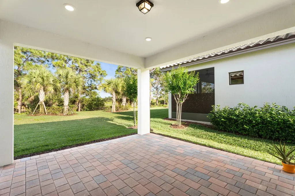 373 SE Filoli Drive Port St Lucie FL 34984