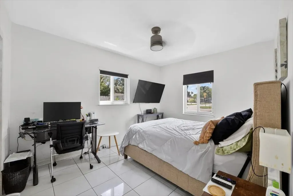995 NE 156th Terrace North Miami Beach FL 33162