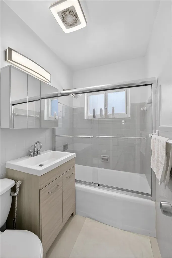 995 NE 156th Terrace North Miami Beach FL 33162