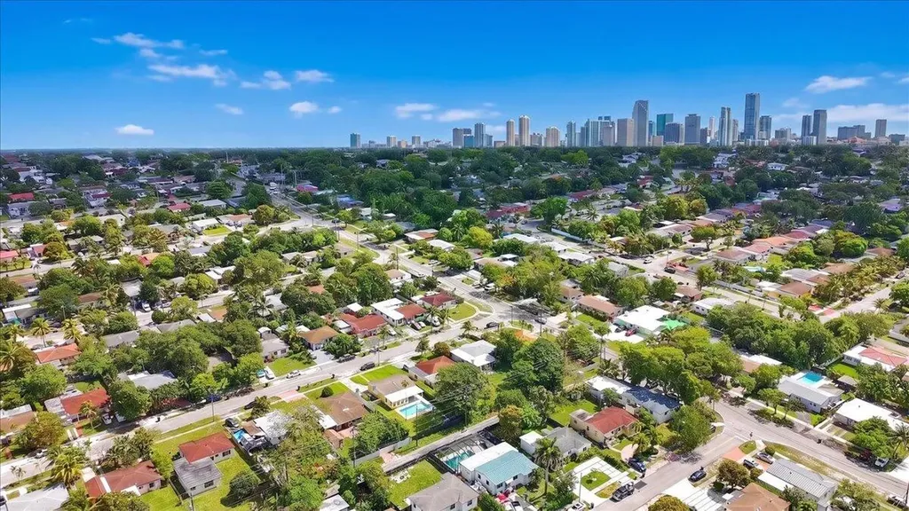 995 NE 156th Terrace North Miami Beach FL 33162