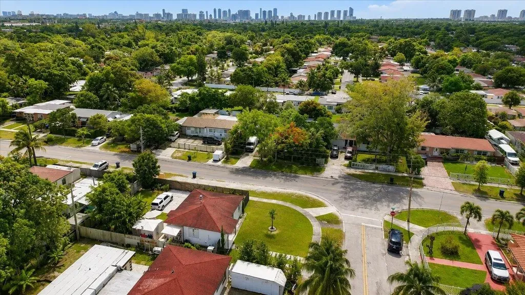 995 NE 156th Terrace North Miami Beach FL 33162