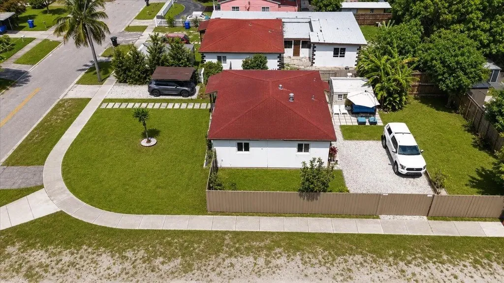 995 NE 156th Terrace North Miami Beach FL 33162