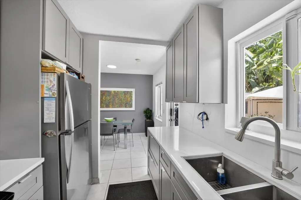 995 NE 156th Terrace North Miami Beach FL 33162