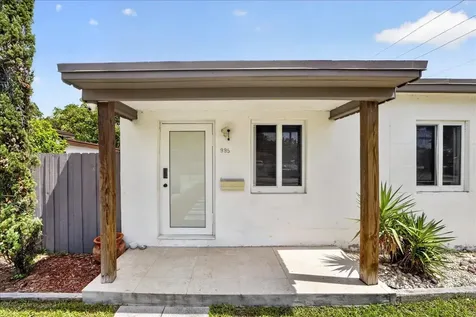 995 NE 156th Terrace North Miami Beach FL 33162