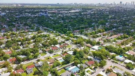 995 NE 156th Terrace North Miami Beach FL 33162