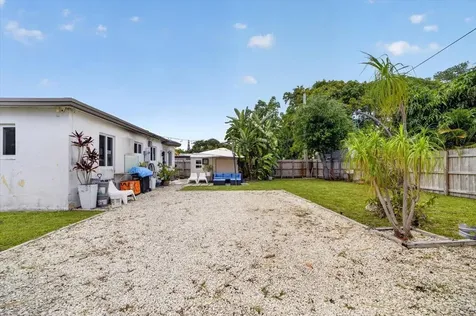 995 NE 156th Terrace North Miami Beach FL 33162