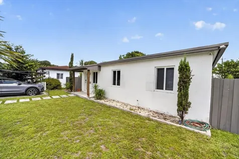 995 NE 156th Terrace North Miami Beach FL 33162